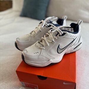 Nike Air Monarch IV Mens Size 11